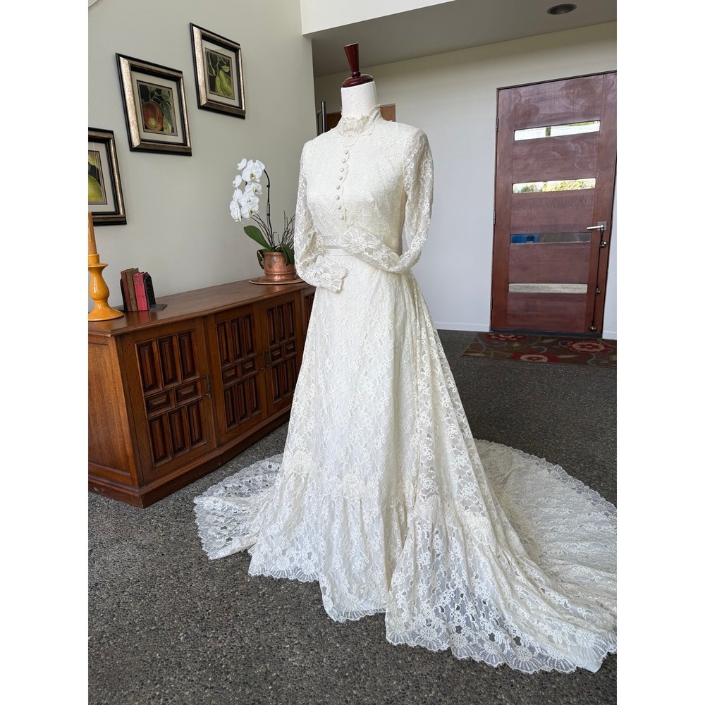 Vintage William Cahill California Lace Wedding Dress Ivory High Neck Train
